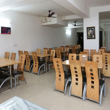 Oyo 13564 Near Prem Mandir Hotel Mathura Eksteriør billede