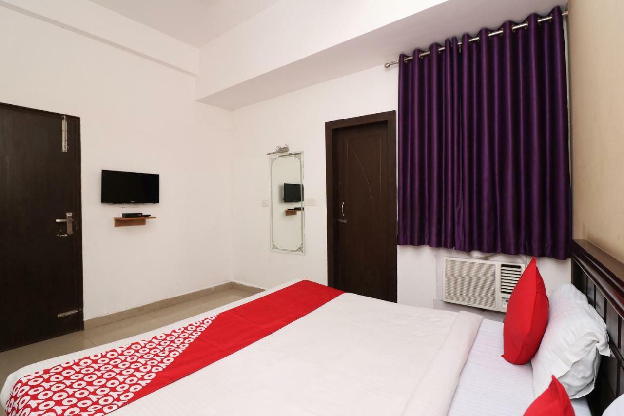 Oyo 13564 Near Prem Mandir Hotel Mathura Eksteriør billede