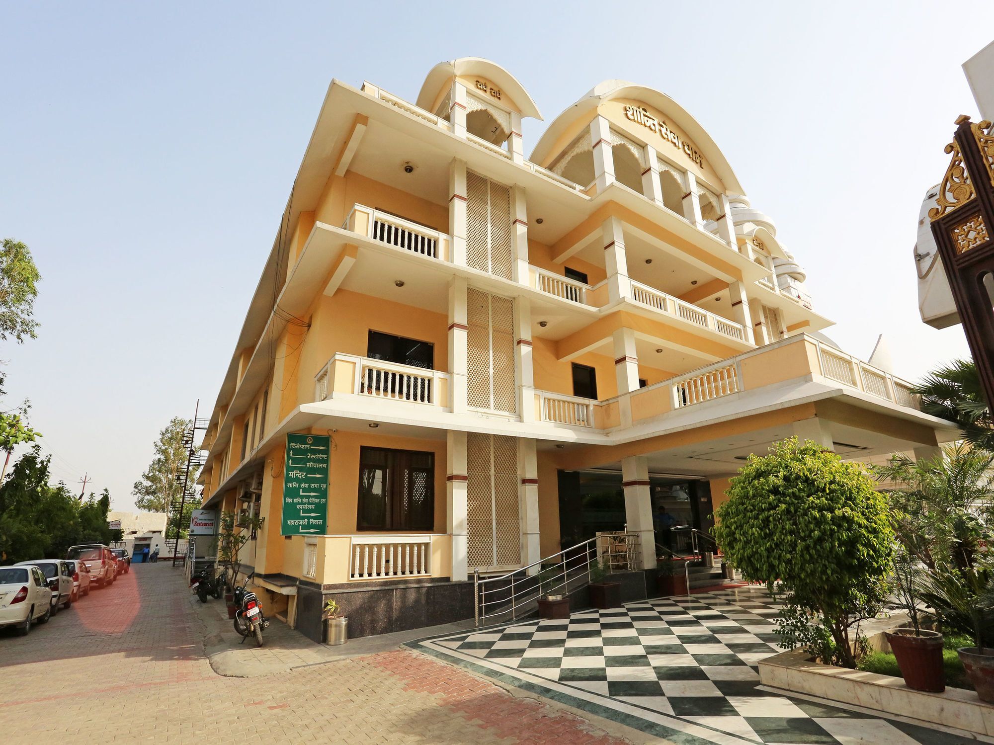 Oyo 13564 Near Prem Mandir Hotel Mathura Eksteriør billede